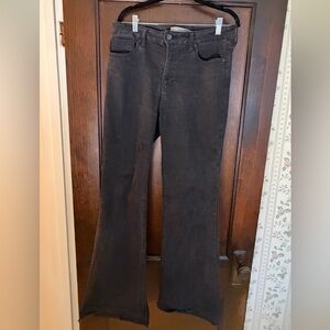 JUSTUSA Black Flare Jeans – Size 31/12 – Ultra Comfortable & Flattering